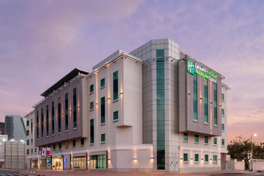 Holiday Inn Express Dubai Safa Park an IHG Hotel