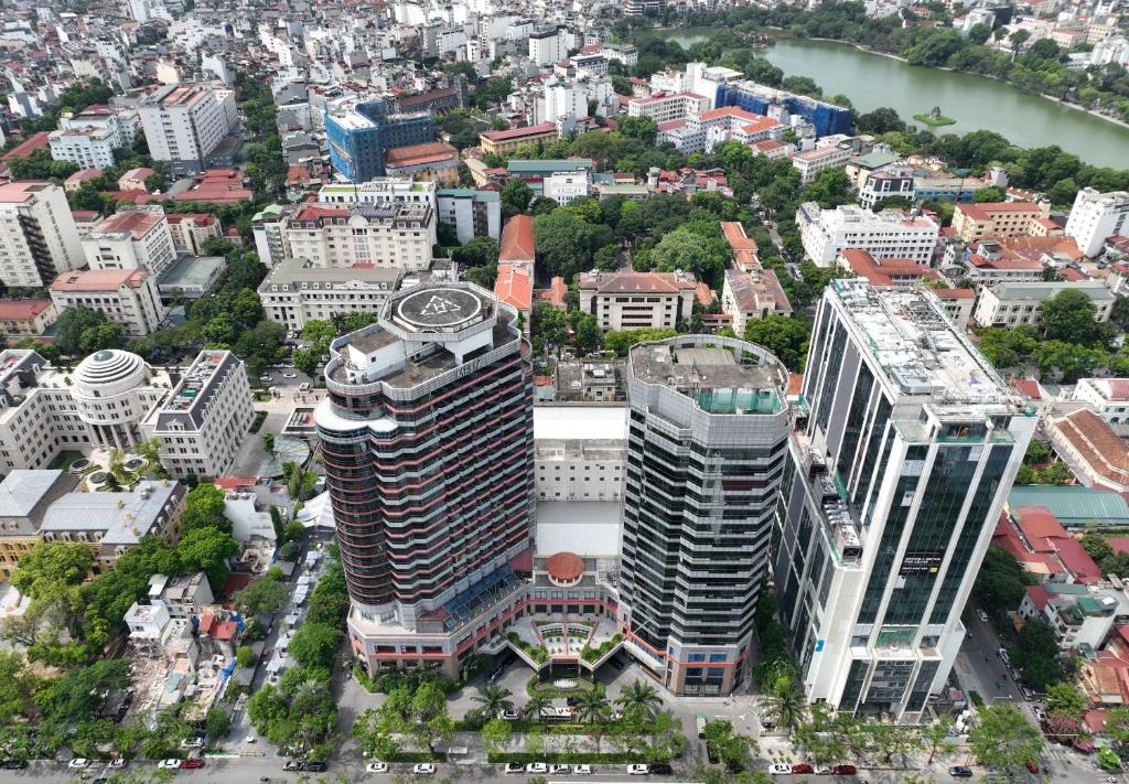 ساختمان هتل Melia Hanoi